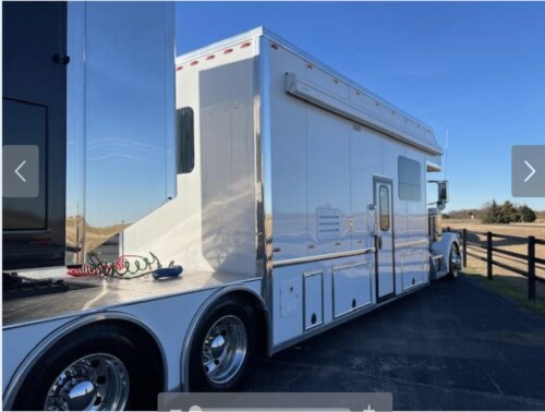 2022 Peterbilt 379 5150 Toterhome, 41K Miles, X-15 Cummins 565HP, 18 Speed Automatic, Awesome Coach - Image 9
